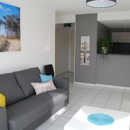 Comme A La Maison * غوجان-ميستراس