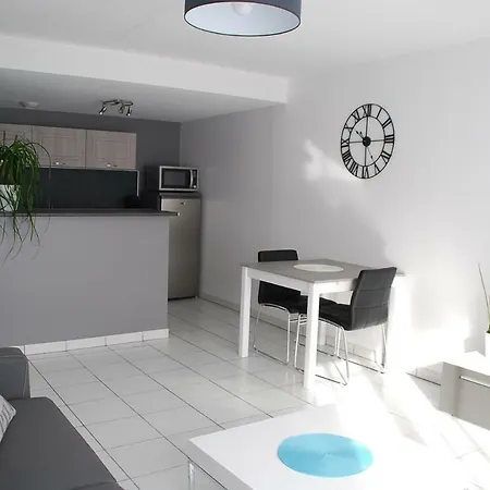 Comme A La Maison *